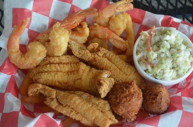 Fish and Shrimp Dinner w/3 sides.